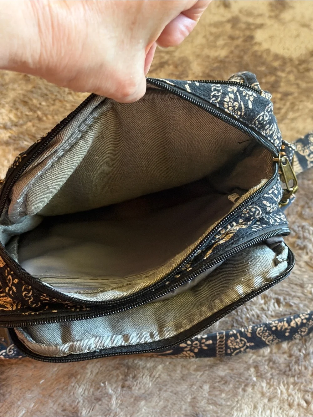 👜 Vintage Elephant Print Crossbody Bag Black Tan Boho Festival Purse — OS / J
